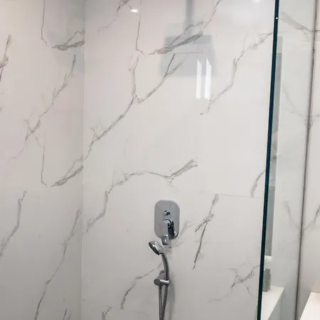 Hill Sun Luxury Néa Iráklia