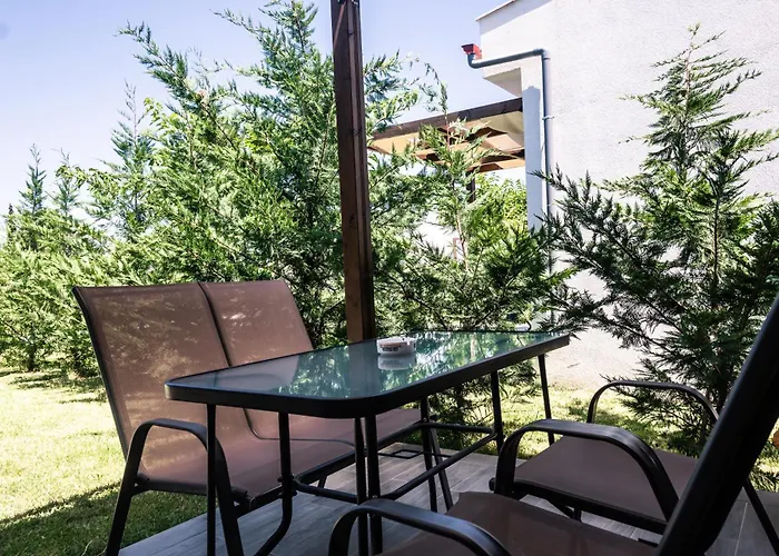 بيت للعطل Hill Sun Luxury