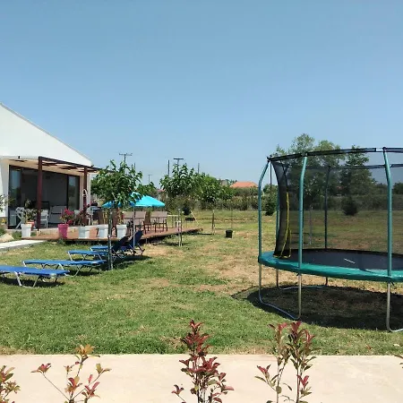 Сasa de vacaciones Hill Sun Luxury Nea Iraklia